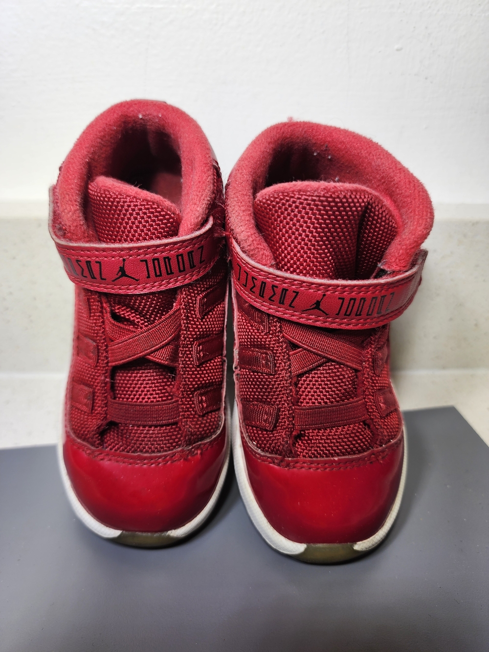 Air Jordan 11 Retro Kids Red Size 8C Sneakers